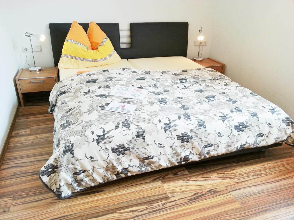 Gästehaus zur weißen Rose Furth bei Gottweig Zimmer foto