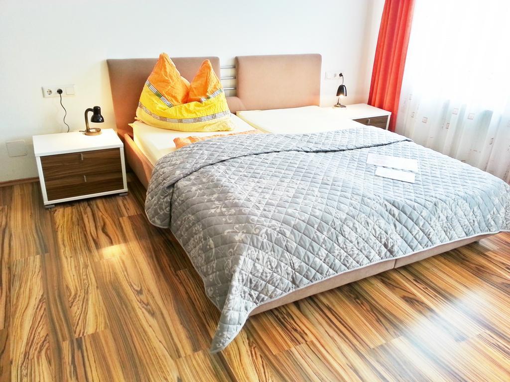 Gästehaus zur weißen Rose Furth bei Gottweig Zimmer foto