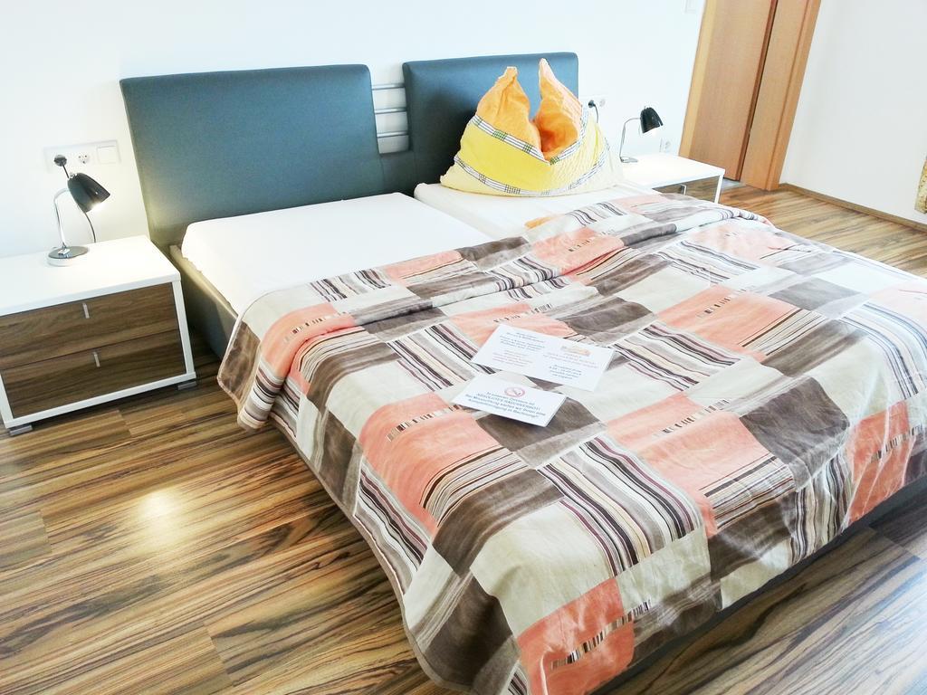 Gästehaus zur weißen Rose Furth bei Gottweig Zimmer foto
