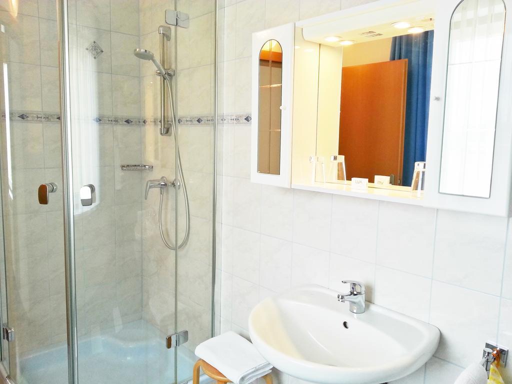 Gästehaus zur weißen Rose Furth bei Gottweig Zimmer foto